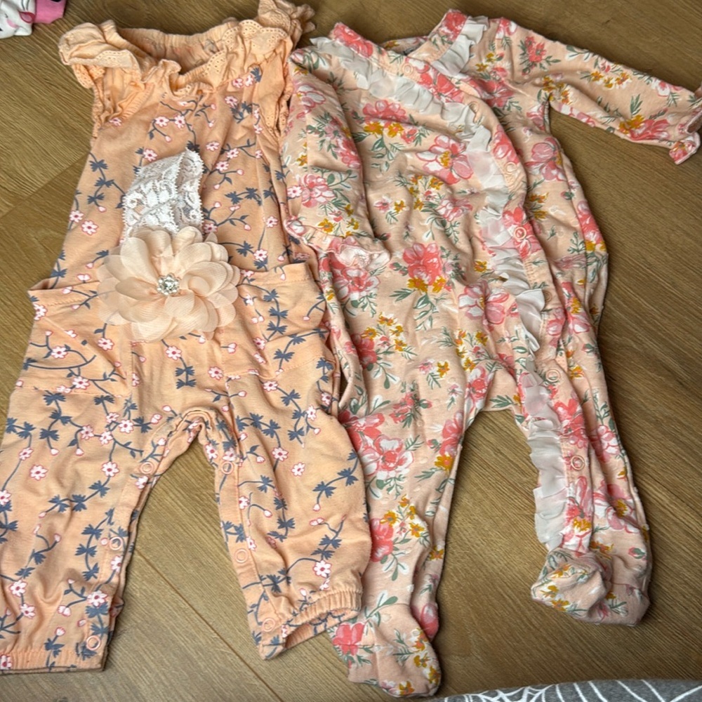 Bundle of 2 Floral 3-6 Months Outfits